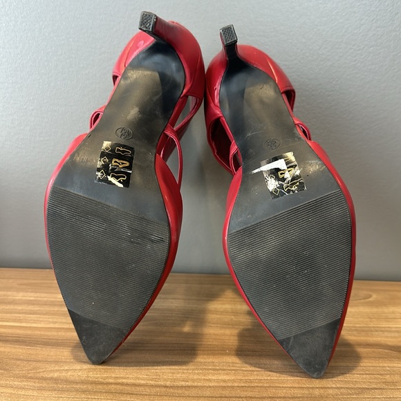 Le Chateau Burgundy Red Heels - Picture 5 of 5